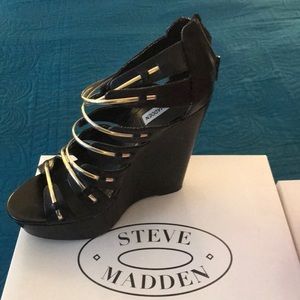 Platforms by Steve Maddens